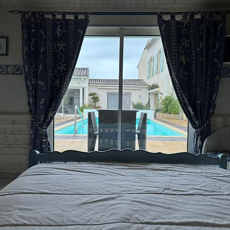 Maison De Charme Ile De Re Avec Piscine Et 10 Couchages