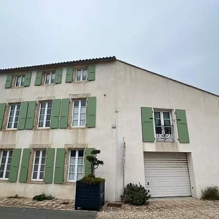 Maison De Charme Ile De Re Avec Piscine Et 10 Couchages Willa La Couarde-sur-Mer