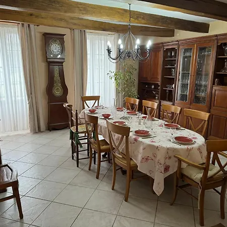 Maison De Charme Ile De Re Avec Piscine Et 10 Couchages *